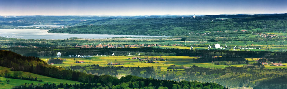 Panoramablick über den Ammersee und das bayerische Voralpenland
